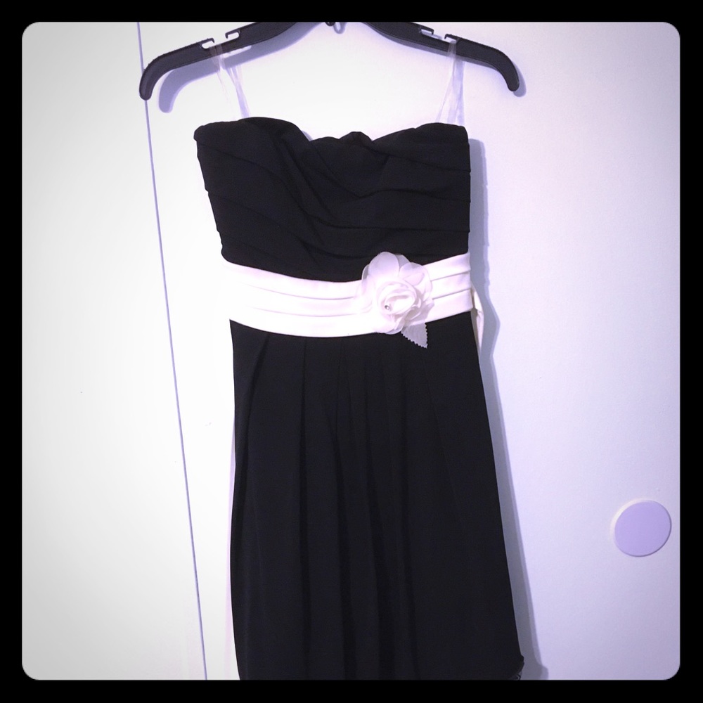 Short black and white dress